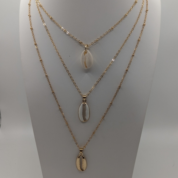 Shell Triple Strand Delicate Shiny Gold Necklace - Picture 2 of 5